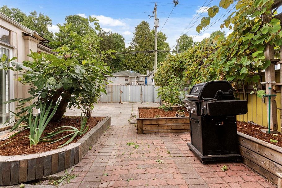 5263 Wales Street Vancouver, BC - 25