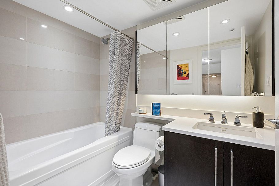 208 988 W 21st Avenue Vancouver, BC - 20