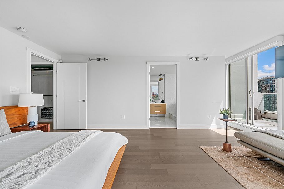 2403 1500 Howe Street Vancouver, BC - 36