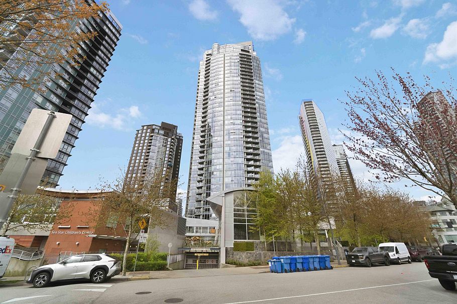 908 1408 Strathmore Mews Vancouver, BC - 1