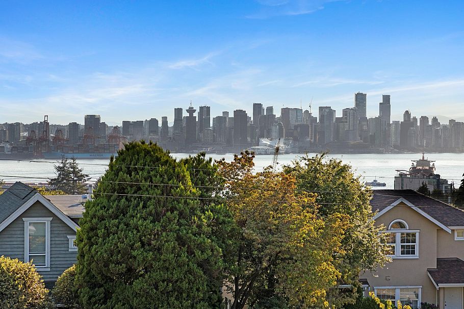 340 E Keith Road North Vancouver, BC - 25
