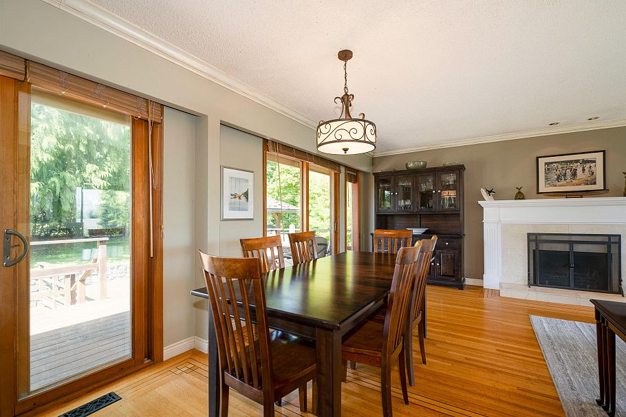 893 Friar Crescent North Vancouver, BC - 9