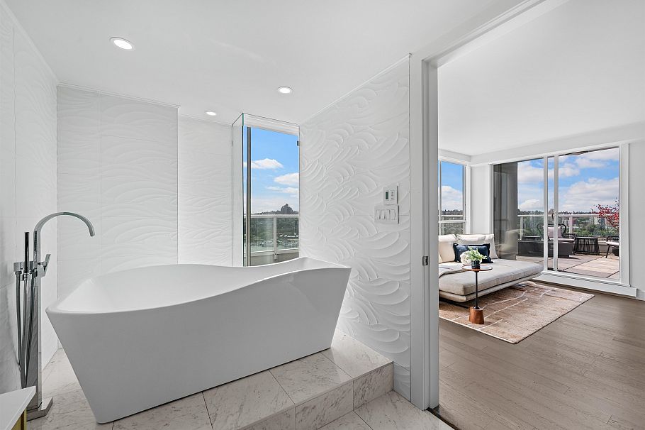 2403 1500 Howe Street Vancouver, BC - 39