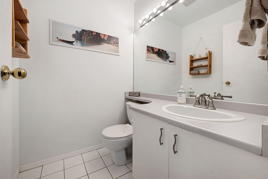309 3721 Delbrook Avenue North Vancouver, BC - 16
