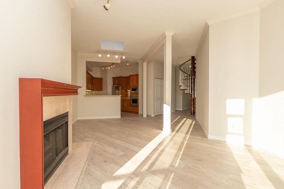 409 1236 W 8th Avenue Vancouver, BC - 8