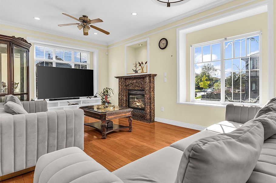 3403 E 26th Avenue Vancouver, BC - 8