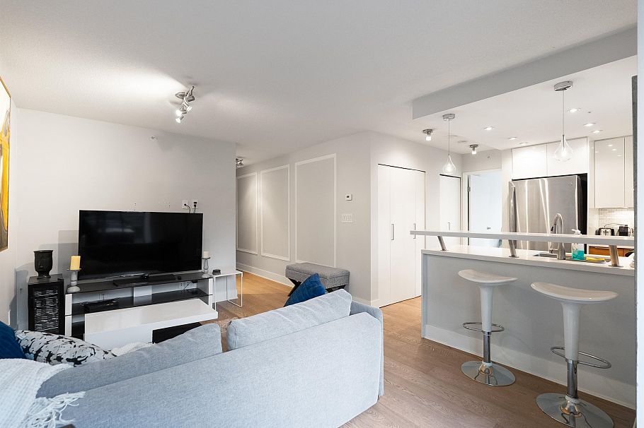 308 1008 Cambie Street Vancouver, BC - 3