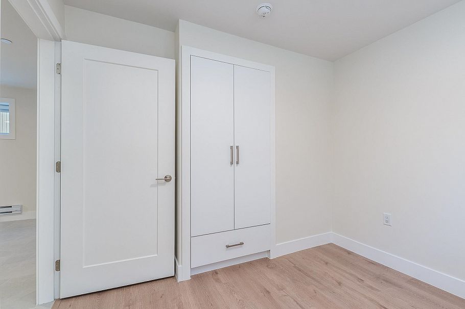 1 2945 E 44th Avenue Vancouver, BC - 31