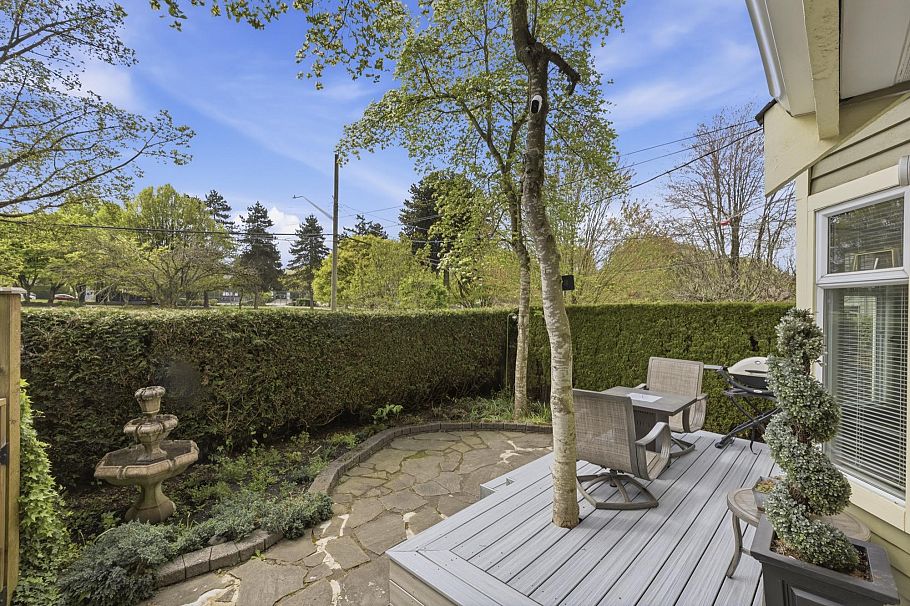 31 W 15th Avenue Vancouver, BC - 30