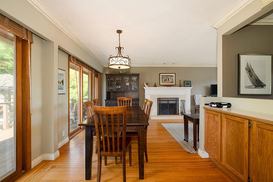 893 Friar Crescent North Vancouver, BC - 8