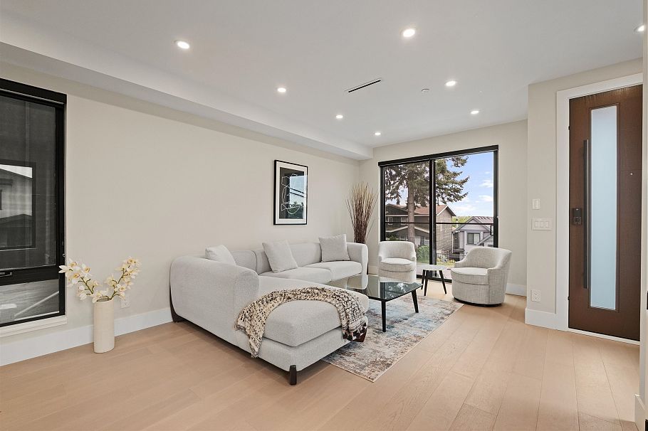 502 E 5th Street North Vancouver, BC - 9