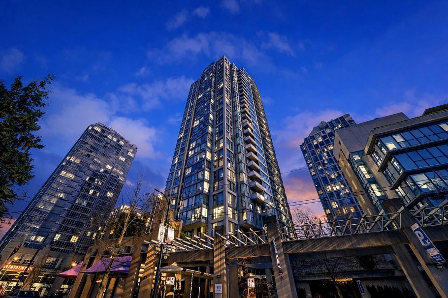 2809 1008 Cambie Street Vancouver, BC - 2