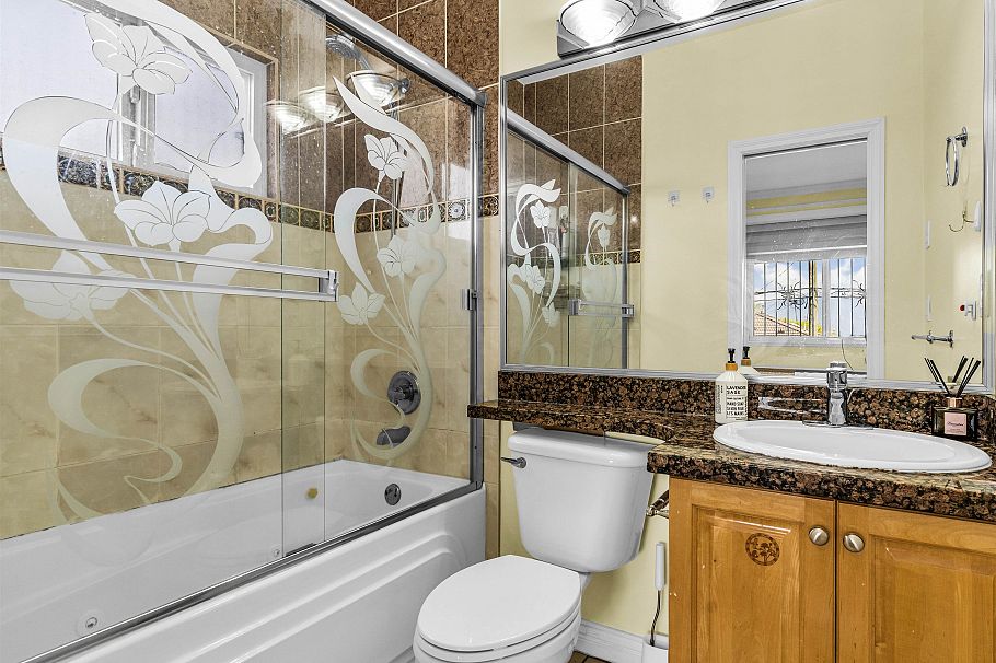 3403 E 26th Avenue Vancouver, BC - 27