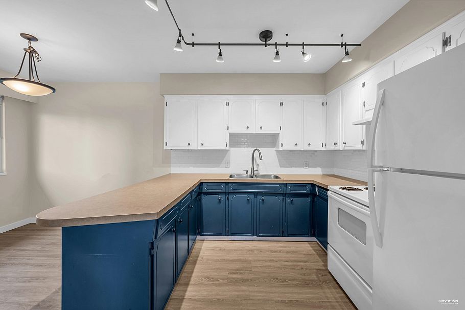 4249 Barker Avenue Burnaby, BC - 9