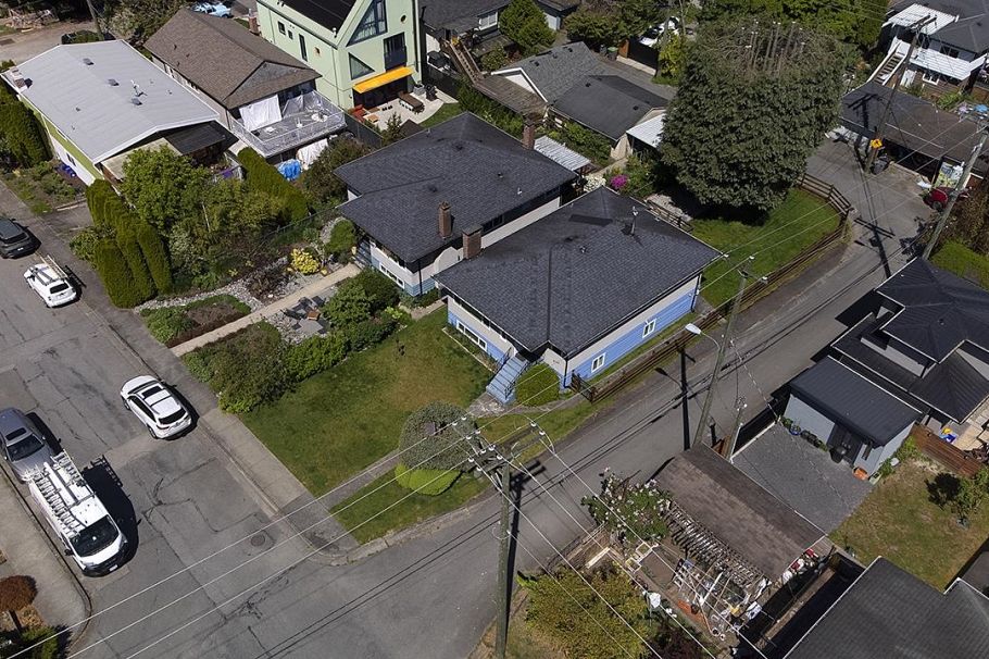 2137 20th Avenue Vancouver, BC - 11