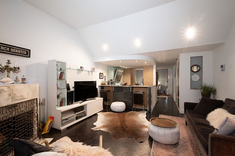 1167 W 8th Avenue Vancouver, BC - 12