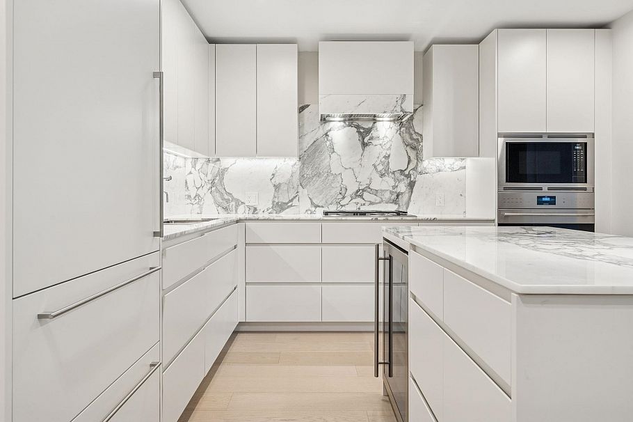 304 3668 W 10th Avenue Vancouver, BC - 2