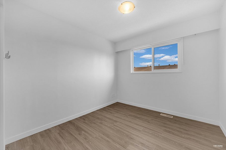 4249 Barker Avenue Burnaby, BC - 26