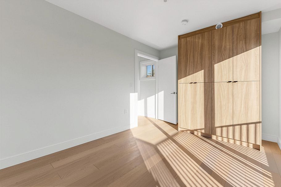 7359 Oak Street Vancouver, BC - 8