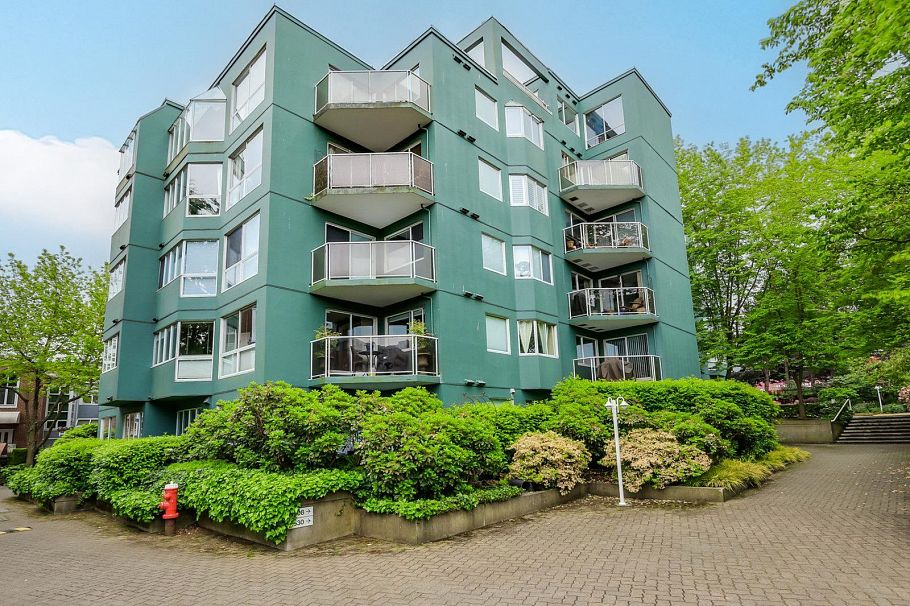 303 1508 Mariner Walk Vancouver, BC - 18