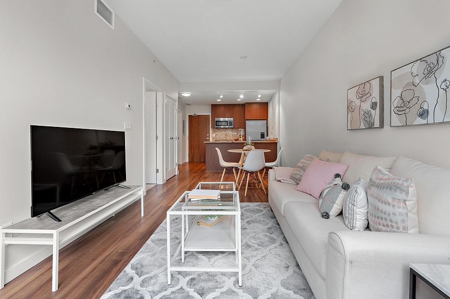 808 8628 Hazelbridge Way Richmond, BC - 8