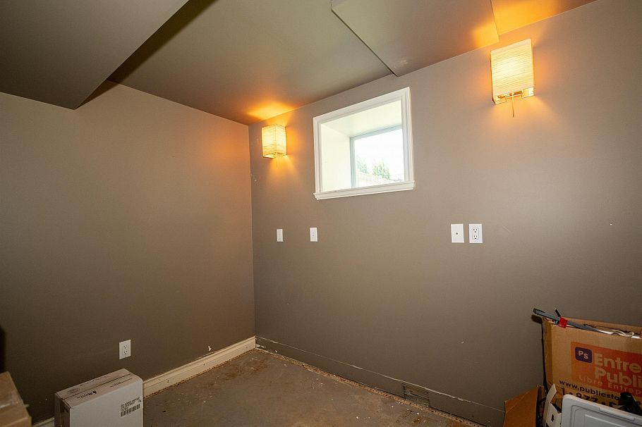 893 Friar Crescent North Vancouver, BC - 22