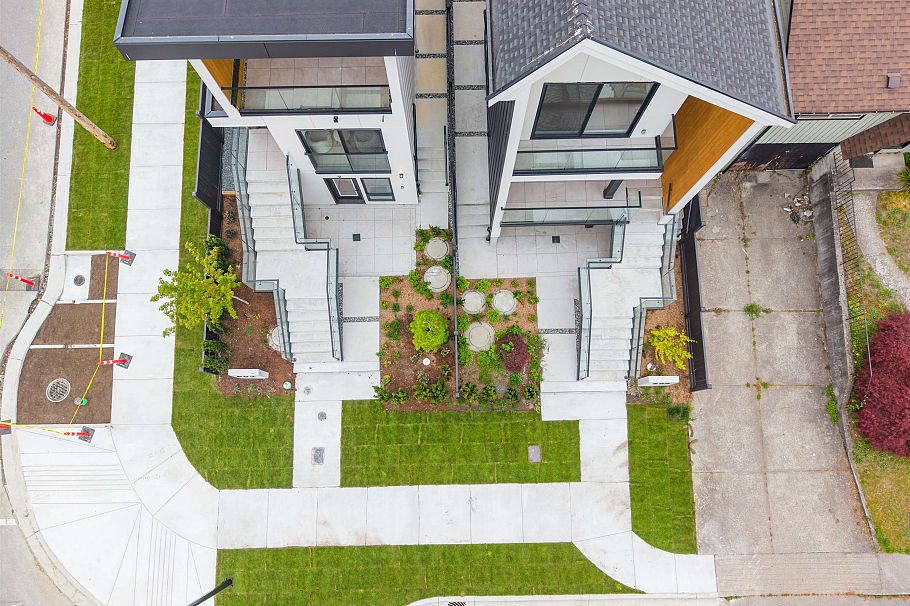 502 E 5th Street North Vancouver, BC - 40