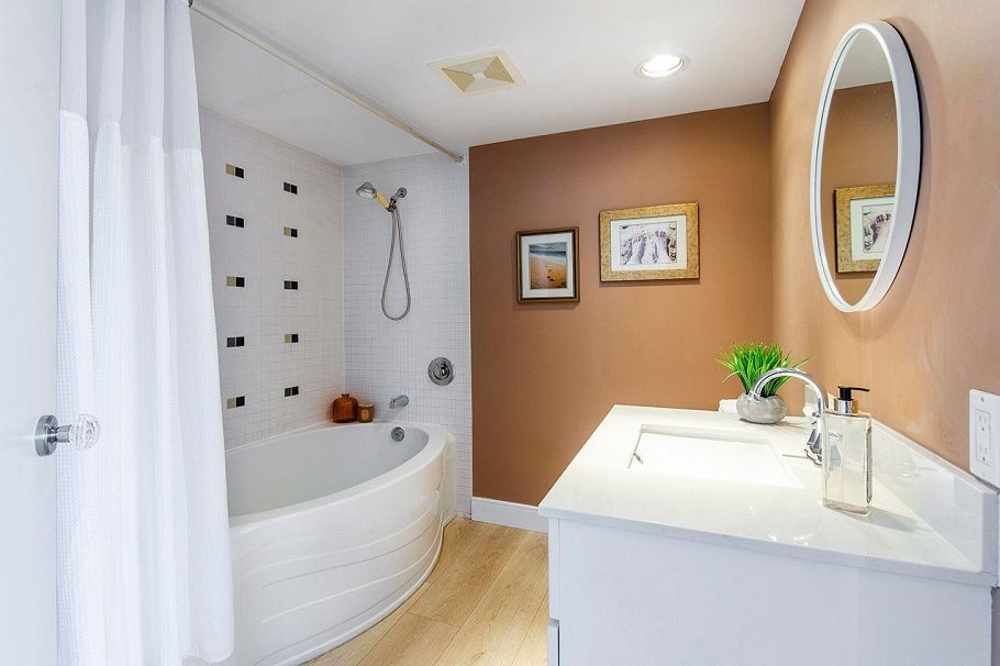 902 124 W 1st Street North Vancouver, BC - 15