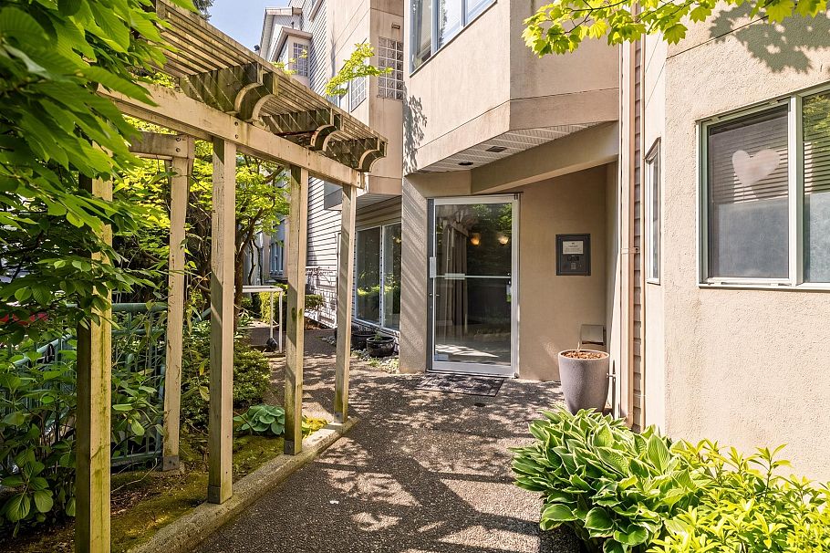 101 131 W 20th Street North Vancouver, BC - 19
