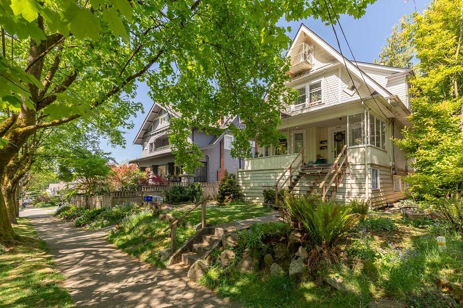 2483 W 6th Avenue Vancouver, BC - 2