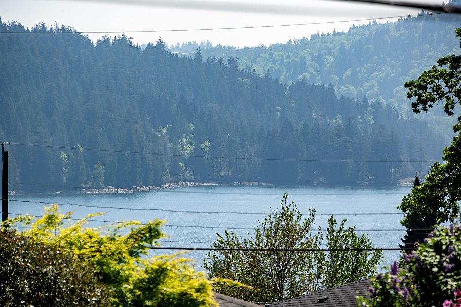 893 Friar Crescent North Vancouver, BC - 2