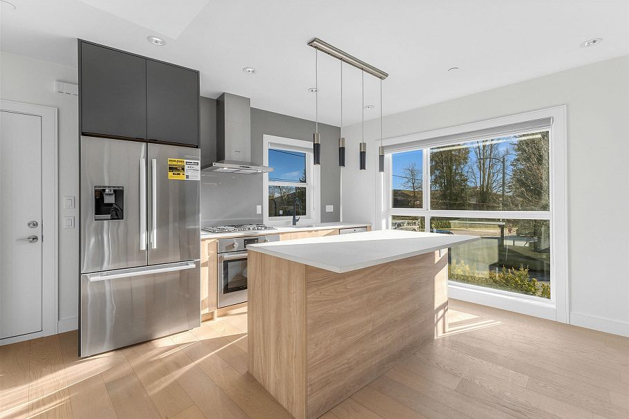 7359 Oak Street Vancouver, BC - 4