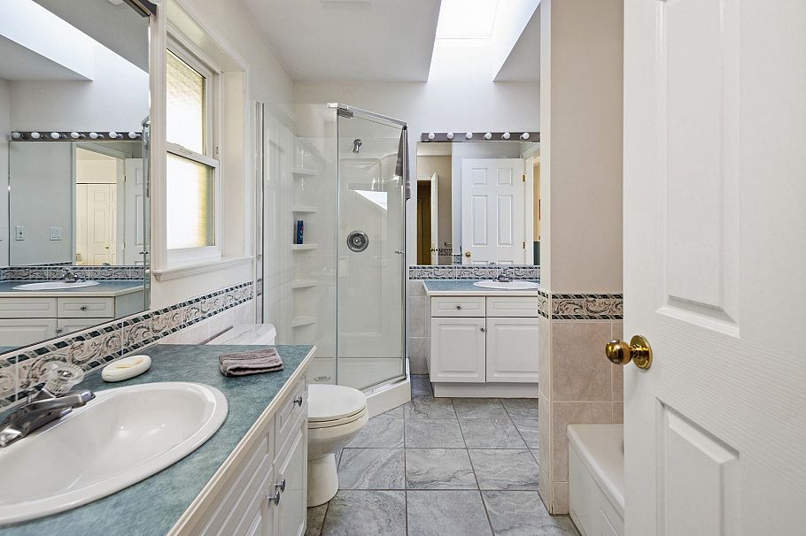 3823 Michener Way North Vancouver, BC - 27