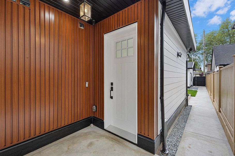 2 182 Ontario Place Vancouver, BC - 3