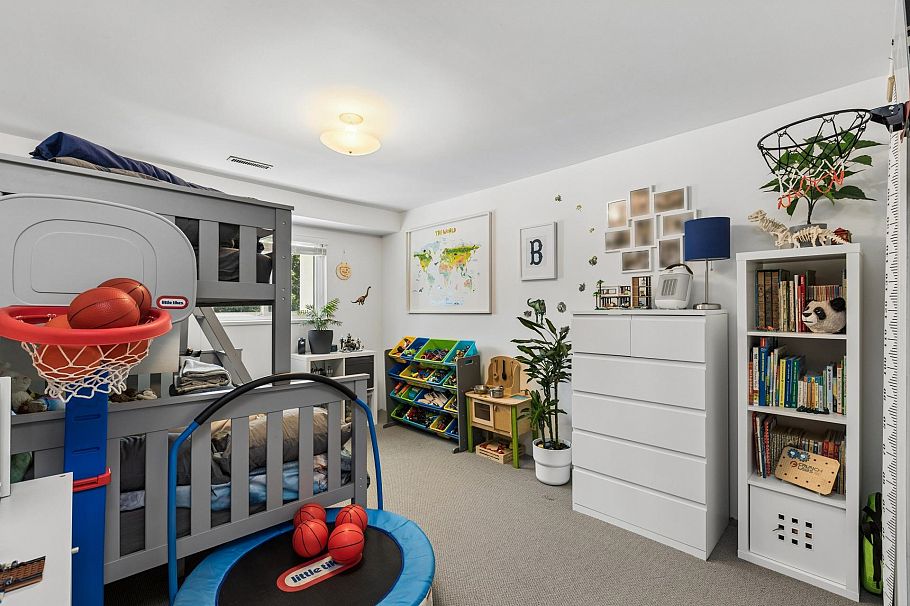 1678 Dempsey Road North Vancouver, BC - 27