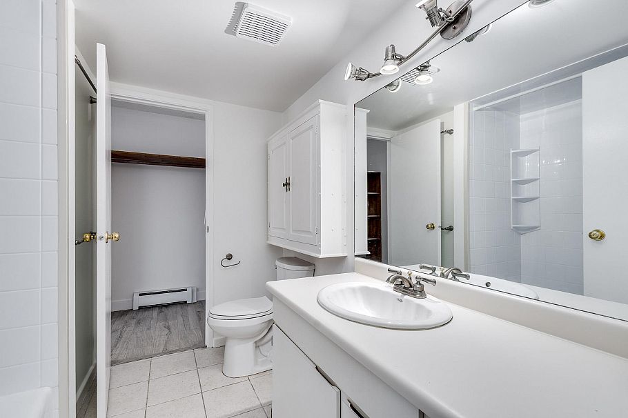 212 3275 Mountain Highway North Vancouver, BC - 19