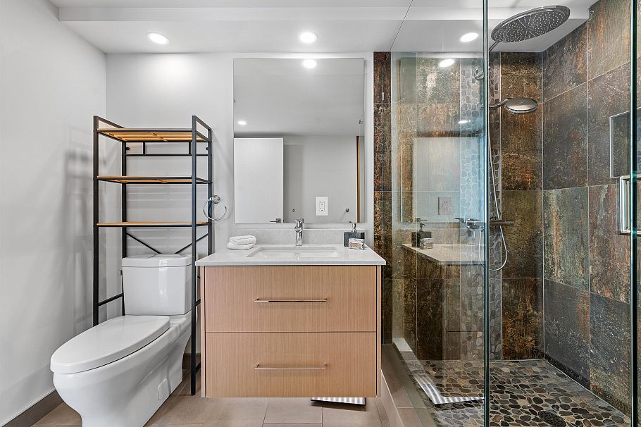 2403 1500 Howe Street Vancouver, BC - 29
