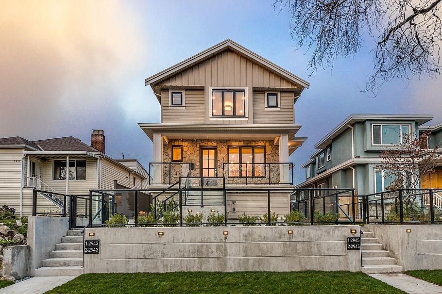 1 2943 E 44th Avenue Vancouver, BC - 1