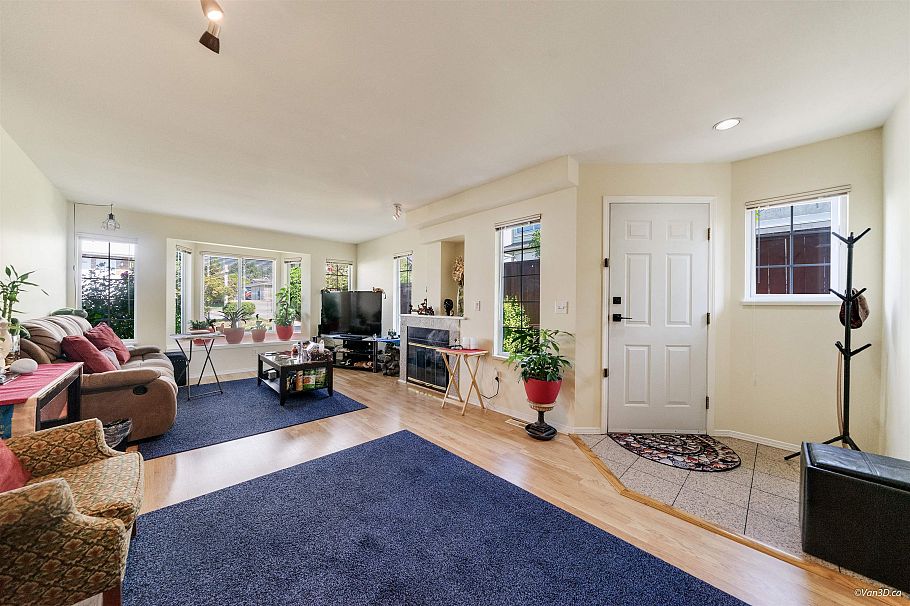 215 W 18th Street North Vancouver, BC - 8