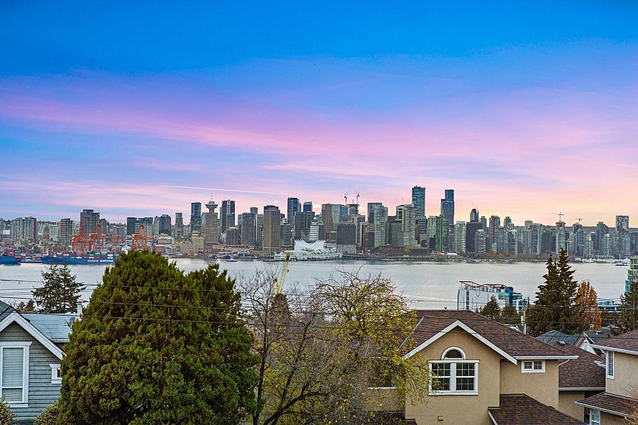 340 E Keith Road North Vancouver, BC - 28