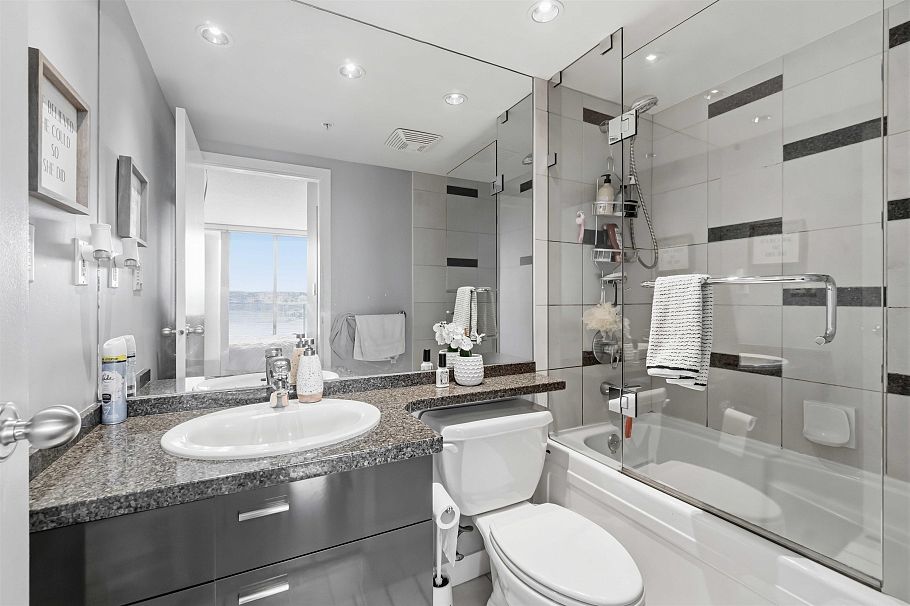 908 1408 Strathmore Mews Vancouver, BC - 17