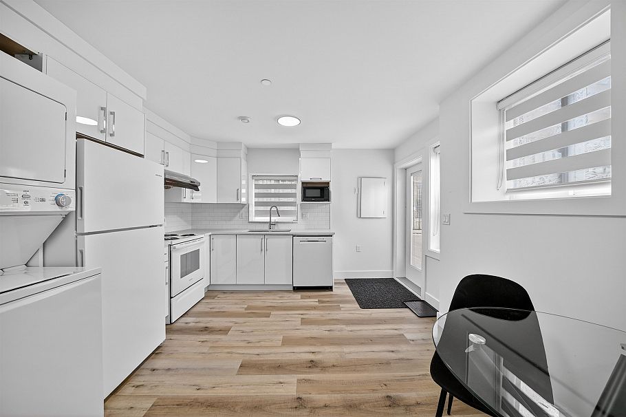 514 W 60th Avenue Vancouver, BC - 27