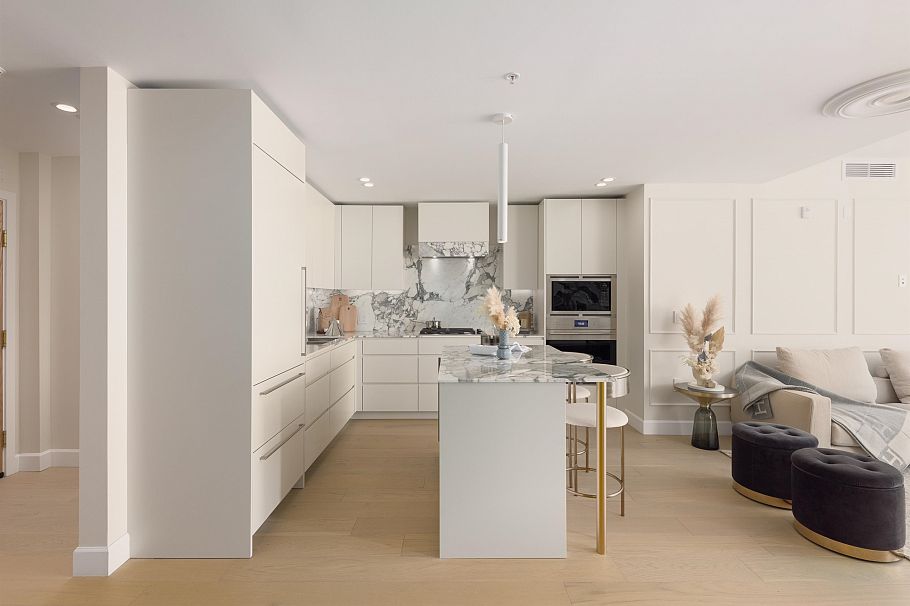 205 3668 W 10th Avenue Vancouver, BC - 2