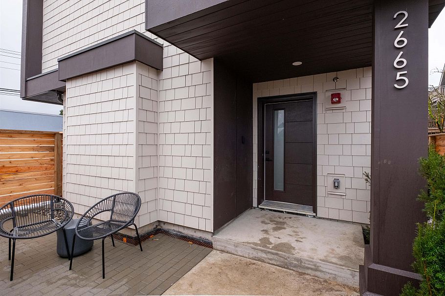 2665 E Pender Street Vancouver, BC - 3