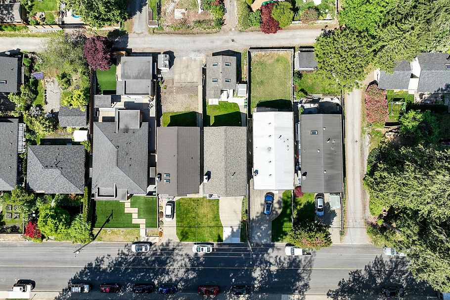 1678 Dempsey Road North Vancouver, BC - 39