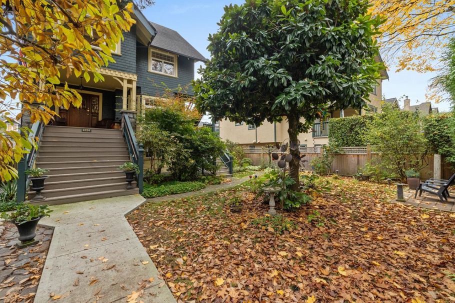 1820 W 11th Avenue Vancouver, BC - 2