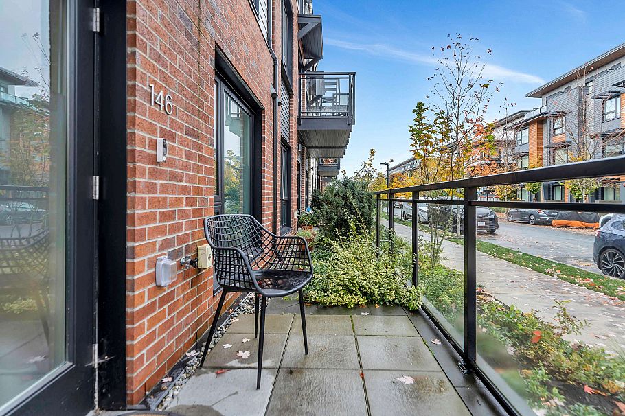 146 545 E 2nd Street North Vancouver, BC - 34