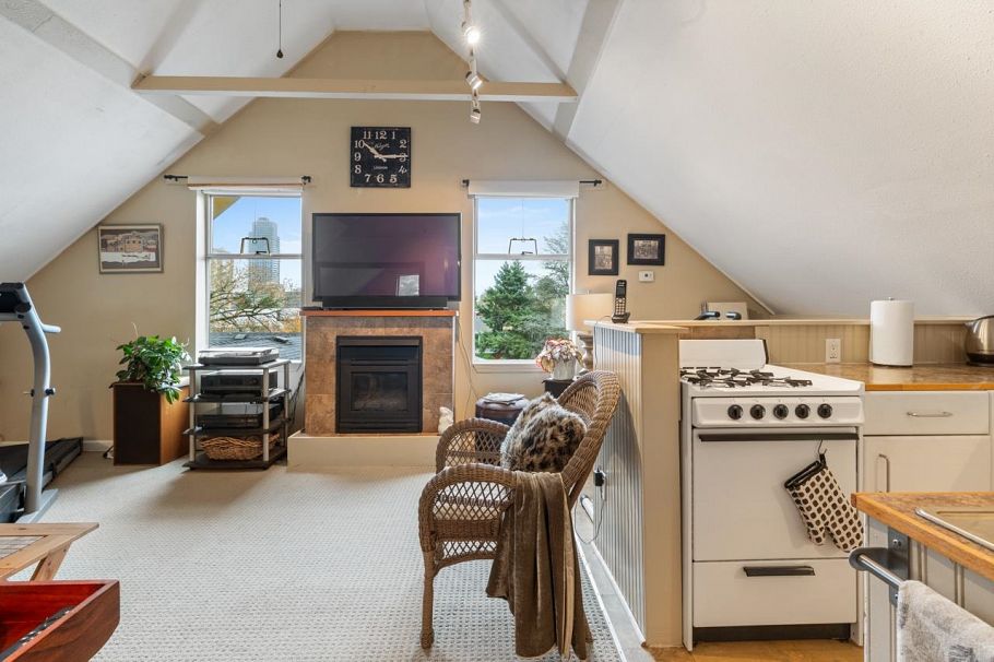 1820 W 11th Avenue Vancouver, BC - 30