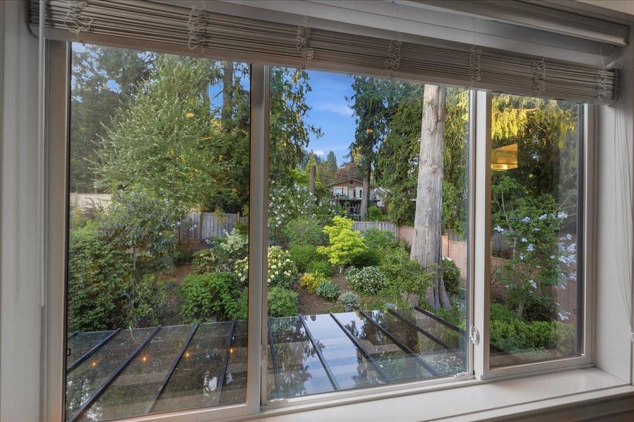 1152 Wellington Drive North Vancouver, BC - 23