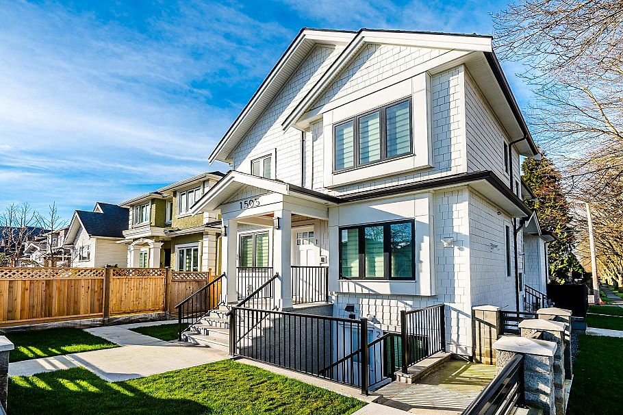 1505 Renfrew Street Vancouver, BC - 2